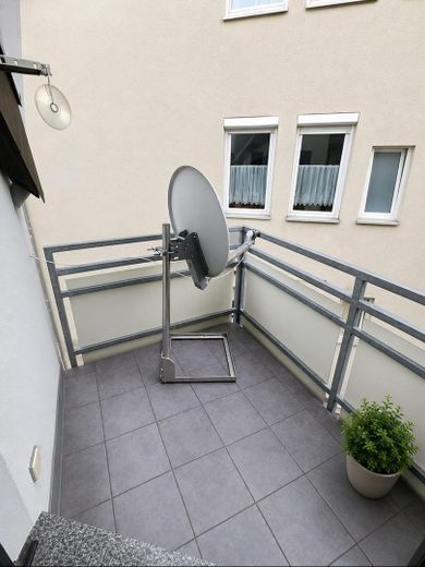 Rundum sorglos in ES: modernes 1-Zi-Appartment in Stadtnähe mit Balkon + großer Garage – Foto 5