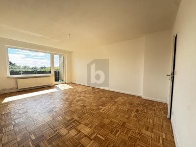 GANZ OBEN MIT HERRLICHEM SONNENBALKON – 1788677386_24ca9b.jpg
