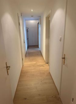 Neustadt: vacant 2-room condominium with balcony in the popular "Flüsseviertel" in Bremen Neustadt – Flur