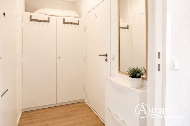 Kompakt, gepflegt, bezugsfrei! 1-Zimmer-Wohnung in Berlin-Wilmersdorf – Flur