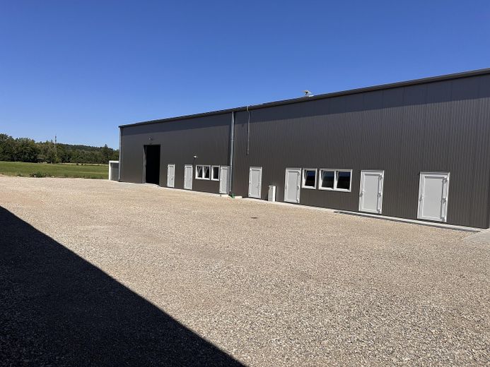 Moderne Warmhalle 1x114m2/NE5, 1x114m2+22m2 Büro/NE6 – Foto 8