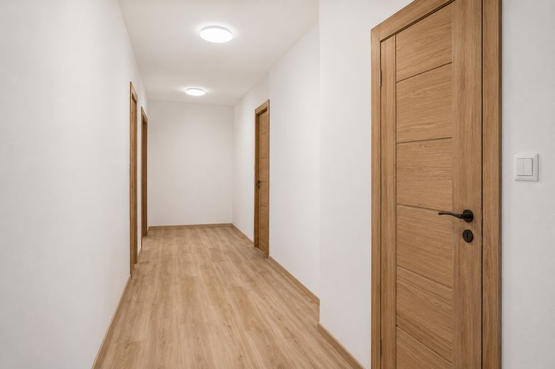 Helle 4-Zimmer-Wohnung – Privatverkauf – Flur