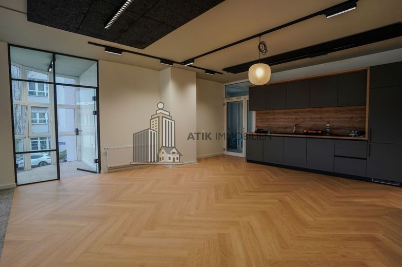 ATIK: Provisionsfrei - Erstbezug nach Sanierung - Repräsentative Bürofläche mit EBK – Innenbereich mit moderner EBK