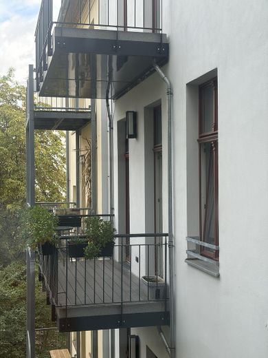 Amplio piso de 5 habitaciones – ideal para familias o parejas que buscan espacio – Balkon