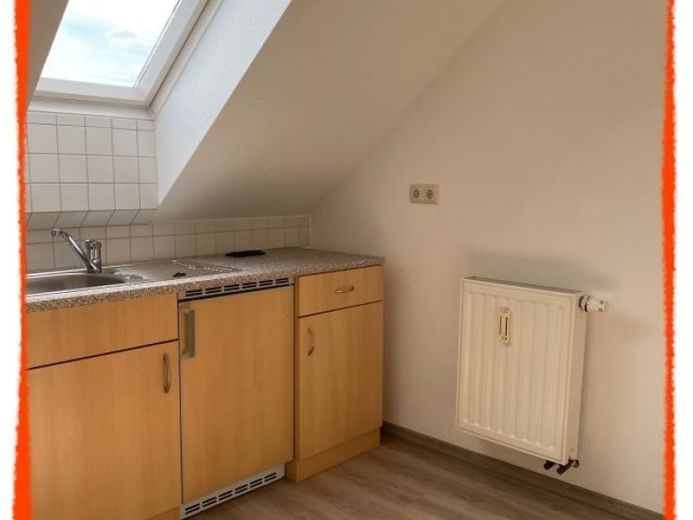 ¡Se alquila apartamento de 1 habitación en Friedrichsgrün con COCINA EMPOTRADA a inquilinos tranquilos y agradables! – Foto 1