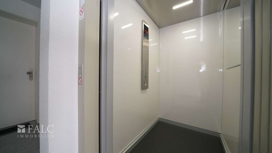 Ihr neues Zuhause in Öhringen - FALC Immobilien Heilbronn – Praktischer Aufzug