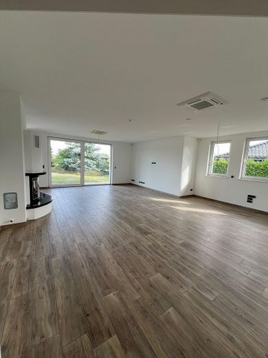 Lage , Lage , Lage ,Top Immobilie Provisionsfrei zu verkaufen – Wohnzimmer