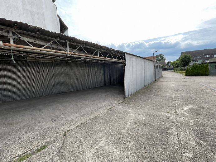 Gewerbegrundstück 2.635 m² mit Büro, Sozialräumen & Unterstellflächen – Foto 3
