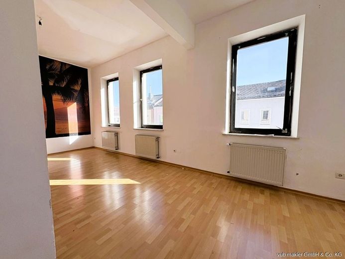 REDUZIERT!! Mehrfamilienhaus mit 4 Einheiten - solide vermietet mit Entwicklungspotenzial in Selb – VUB0002405-6