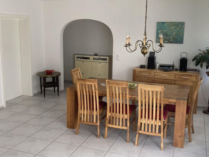 Mükemmel konumda 3,5 odalı Quadro ev! Çok aydınlık hobi odası! – Wohnzimmer