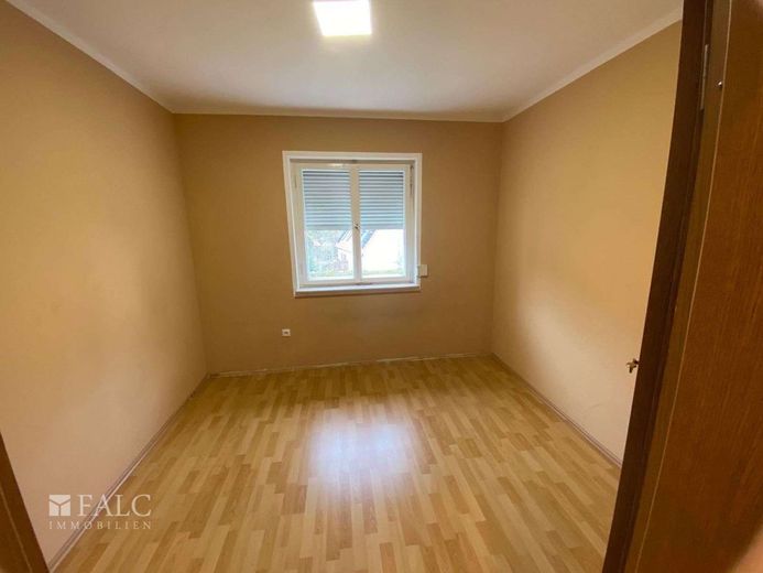 Dreifamilienhaus mit großem Grundstück in Stein bei Nürnberg – Zimmer 4 EG