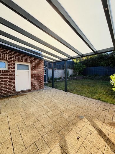 Stilvolles Reiheneckhaus mit Garage Stellplatz und ausgebautem Dachbereich mit Badezimmer – Foto 3