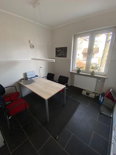 Attraktives Büro in zentraler Lage von Darmstadt – mit Terrasse & Parkplätzen – Besprechungszimmer (3)
