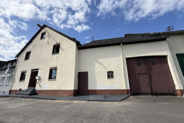 منزل ريفي محفوظ جيدًا يبحث عن حب جديد