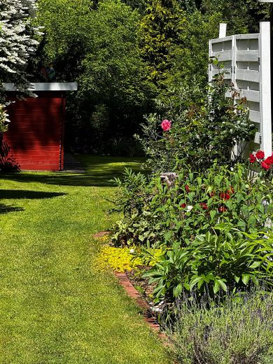 VAN PARTICULIER - Eindwoning met groot perceel in Berlin-Nikolassee – Außenzugang zum Garten