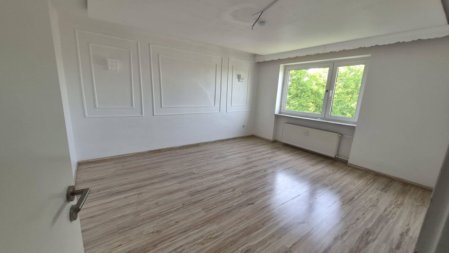Bez prowizji Atrakcyjne mieszkanie w Du-Bergheim – Wohnzimmer