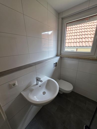 Hauptbad Taschtisch + WC