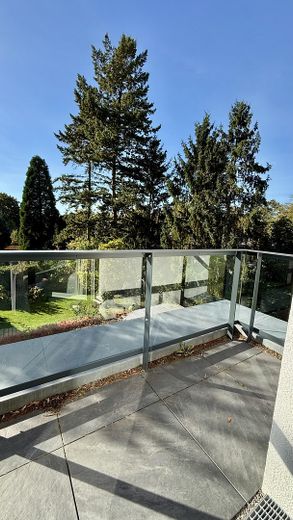 Modernes Endhaus am Brabandkanal mit großem Garten, Dachterrasse und Wellnessbereich – Balkon mit Blick ins Grüne