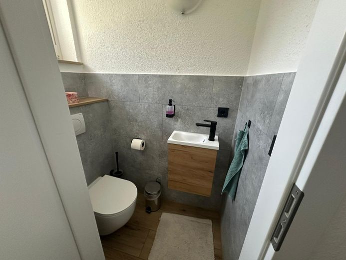 Modernly renovated semi-detached house | 141 m² | 5 rooms | Garage | Garden | Weyhe-Erichshof – Foto 7