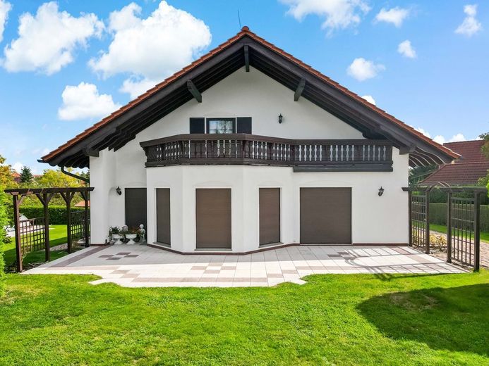 Großzügigkeit neu definiert: EFH, Pool &amp; 2.790 m² Grundstück in Dölau – DJI_0647