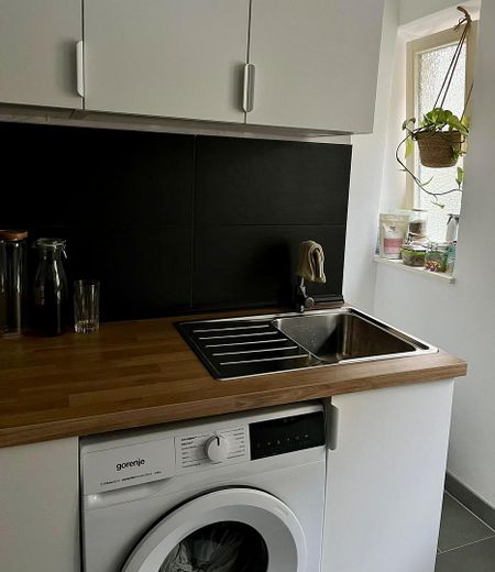 Cozy 3-room apartment in a quiet location in Stuttgart-Süd – Küche Bild 2