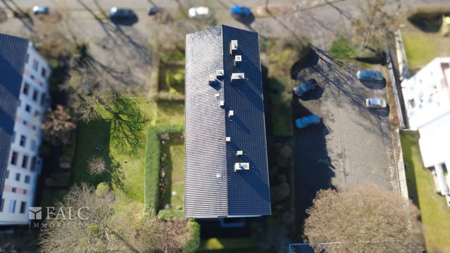 Großzügige, teilentkernte 5-Zimmer-Wohnung in Rheinnähe – Dach