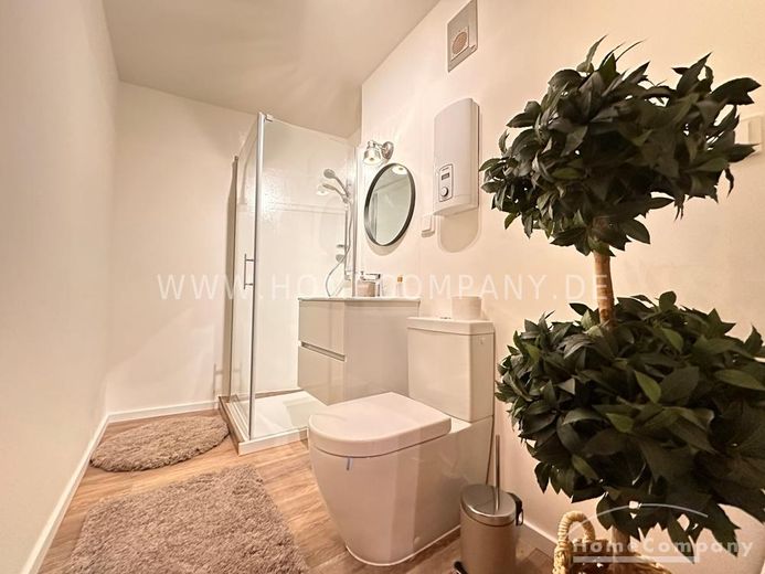 Modern eingerichtete 2 Zimmer Wohnung mit Balkon und Garagenstellplatz  in Alt-Saarbrücken – 966a2a267c0c9f0c752c408a60162940d6d3d11f.jpg