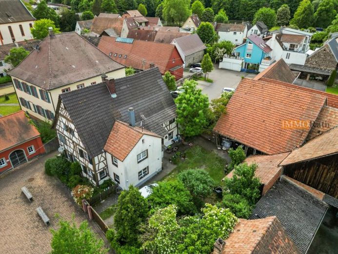 IMMORath.de - 5-Zimmer Doppelhaushälfte mit Innenhof – Foto 1
