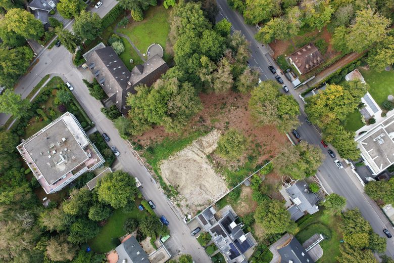 Terreno soleggiato con parco – divisibile e senza provvigioni – Foto 7