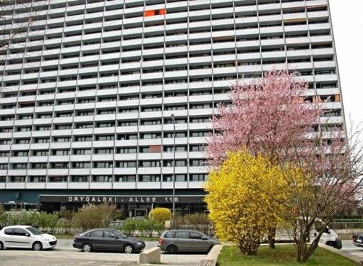 Möbliertes Apartment im Münchner Süden mit Pool, Grünanlage und Fernblick – Ostseite