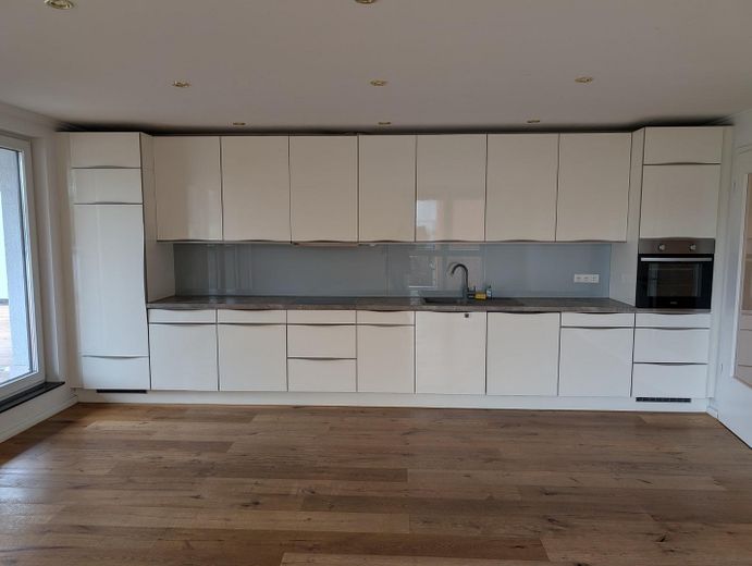 Exklusive 4-Zimmer Neubauwohnung mit großer Sonnenterrasse und Tiefgarage – Foto 2