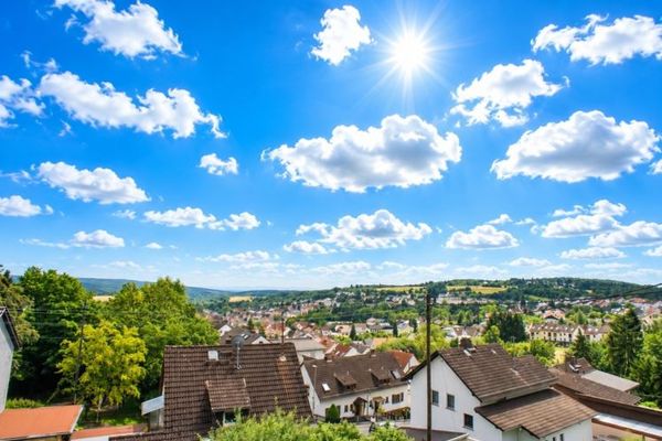Renditestarke Kapitalanlage! MFH (4 Parteien) in Top-Zustand in Waldrandlage von Wiesbaden!!!