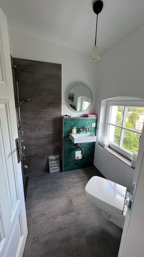 Penthouse-Traum mit Weitblick - Stillvolles Wohnen auf Rügen – WC