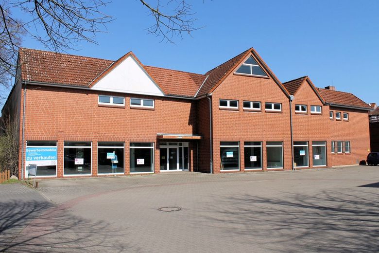 Gewerbeimmobilie im Zentrum von Lüchow (Wendland) ca. 4.050 m² Nutzfläche | 3.495 m² Grundstück | provisionsfrei vom Eigentümer – Lüchow-Bergstr (1)