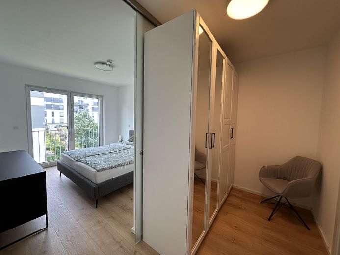 Ankleide + Schlafzimmer