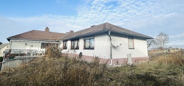 *Ländlicher Bungalow mit viel Potenzial - auf einer Ebene wohnen, naturnah leben* – Ansicht Außen 3