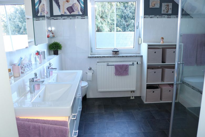 Bad OG mit Fussbodenhzg.