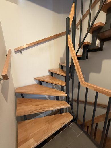 Modernes Reihenmittelhaus, Baujahr 2016, ruhig gelegen in Toplage von Ahrensburg – PROVISIONSFREI! – Treppe