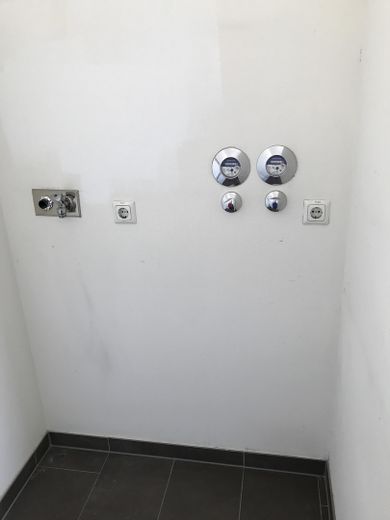 WASCHMASCHINE / TROCKNER