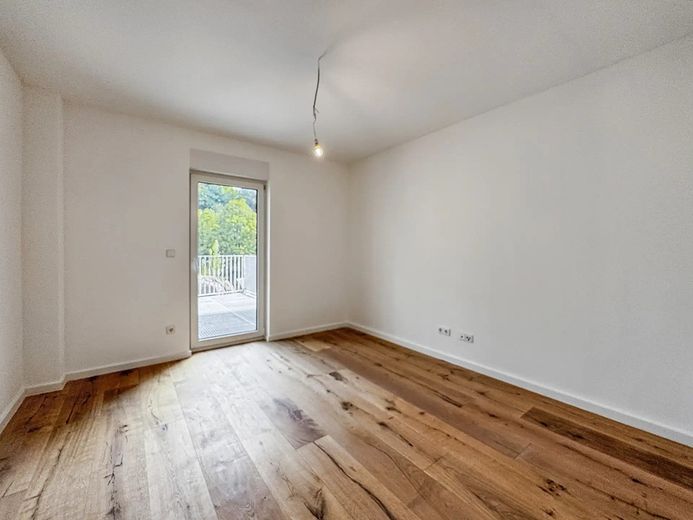 Neubau: 3,5 Zi. Traumwohnung in Panoramalage inkl. Stellplatz – Foto 9