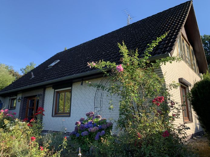 Modernisierter Wohnsitz oder Ferienhaus provisionsfrei von Privat – Balkon zum Westen