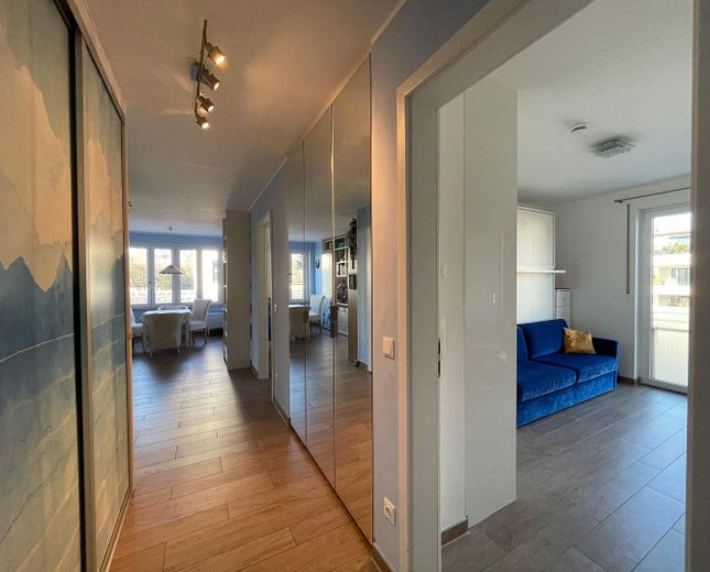 Flur mit Einbauschränken