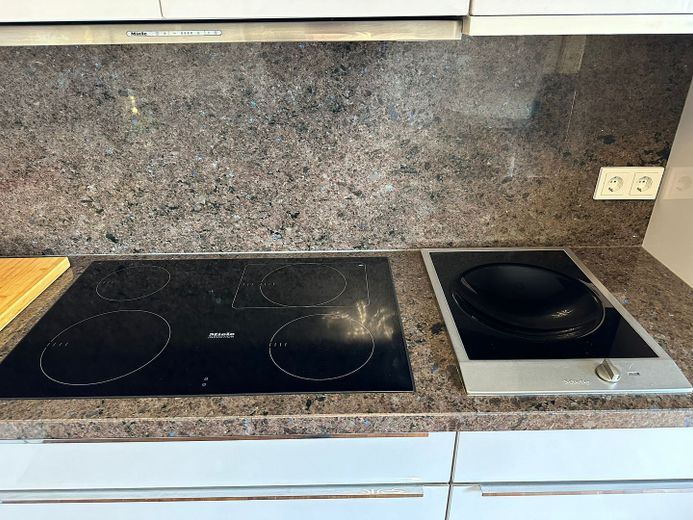 4 Zimmer Wohnung in einer Stadtvilla in Schmargendorf, Fußbodenheizung, Terrasse, 2 TG Stellplätze – Küche