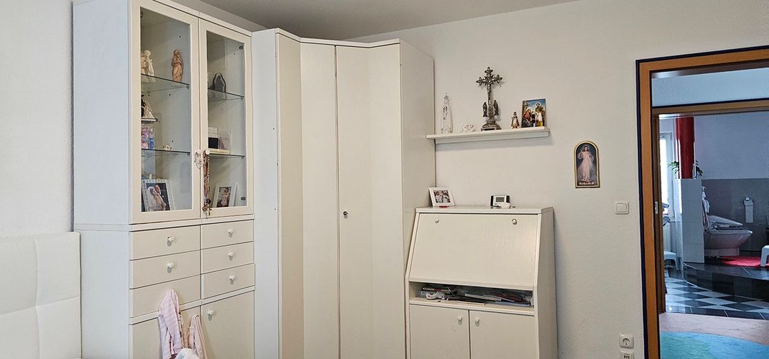 Hochwertig ausgestattetes Doppelhaushälfte-Eckhaus mit Garage, Garten und Wintergarten  in 41065 Mönchengladbach – Deutschland – NRW – Foto 17
