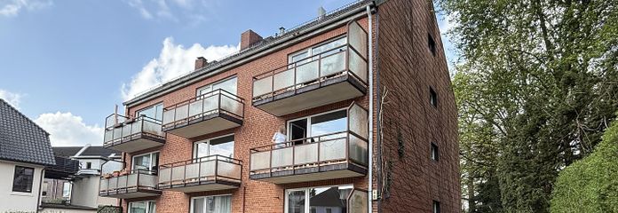Investissement immobilier à Hambourg-Hummelsbüttel | Appartement loué de 2,5 pièces avec contrat de location indexé – Wohnung rechts unten.