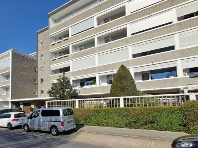 3-Zimmer-Maisonettewohnung (EG & 1. OG) mit 2 Balkonen und Schwimmbadanteil in Viersen-Dülken – Foto 1