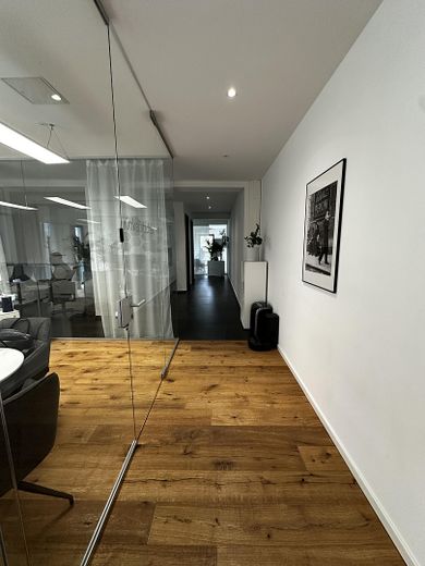 Individual offices for rent! Fully furnished, centrally located and ready for immediate occupancy. – Büro 3. OG