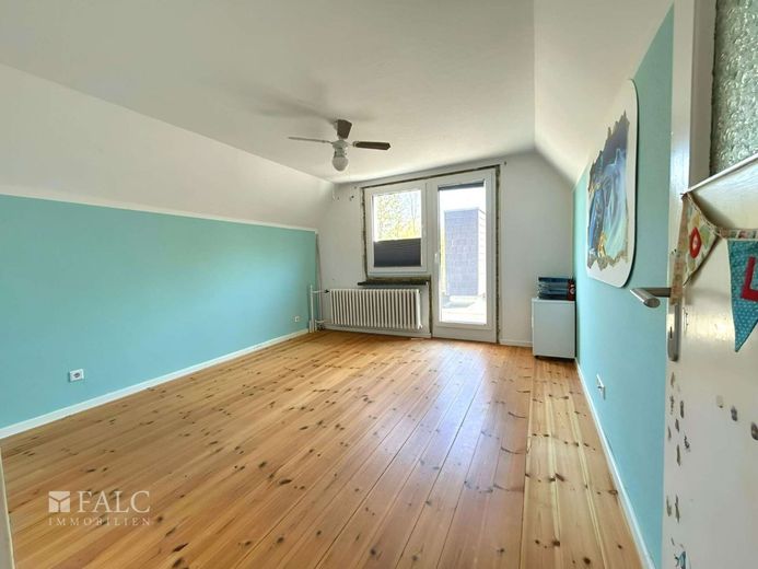 ***Ihr neues Zuhause im Grünen auf über 2.300 m² Grundstück*** – Zimmer 2