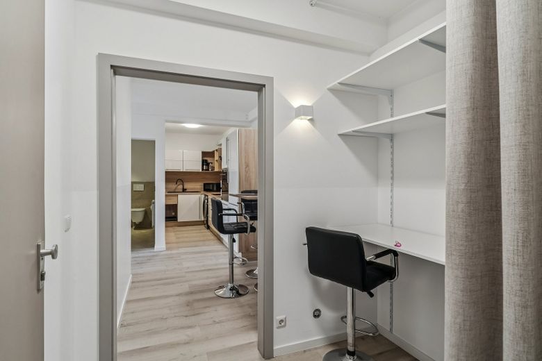 Villa Cologne - Investitionschance in zentraler Lage von 53340 Meckenheim bei Köln/Bonn – Fe-Wo 2 Flur