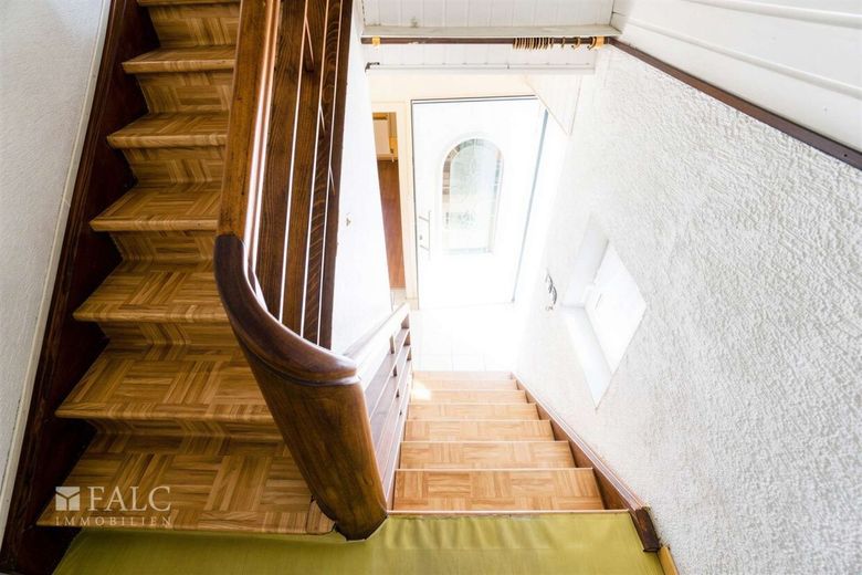 Familienhaus in Bexbach zu verkaufen! – Treppenhaus